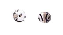 Cargar imagen en el visor de la galería, Spheric Striped lampwork Glass Beads
